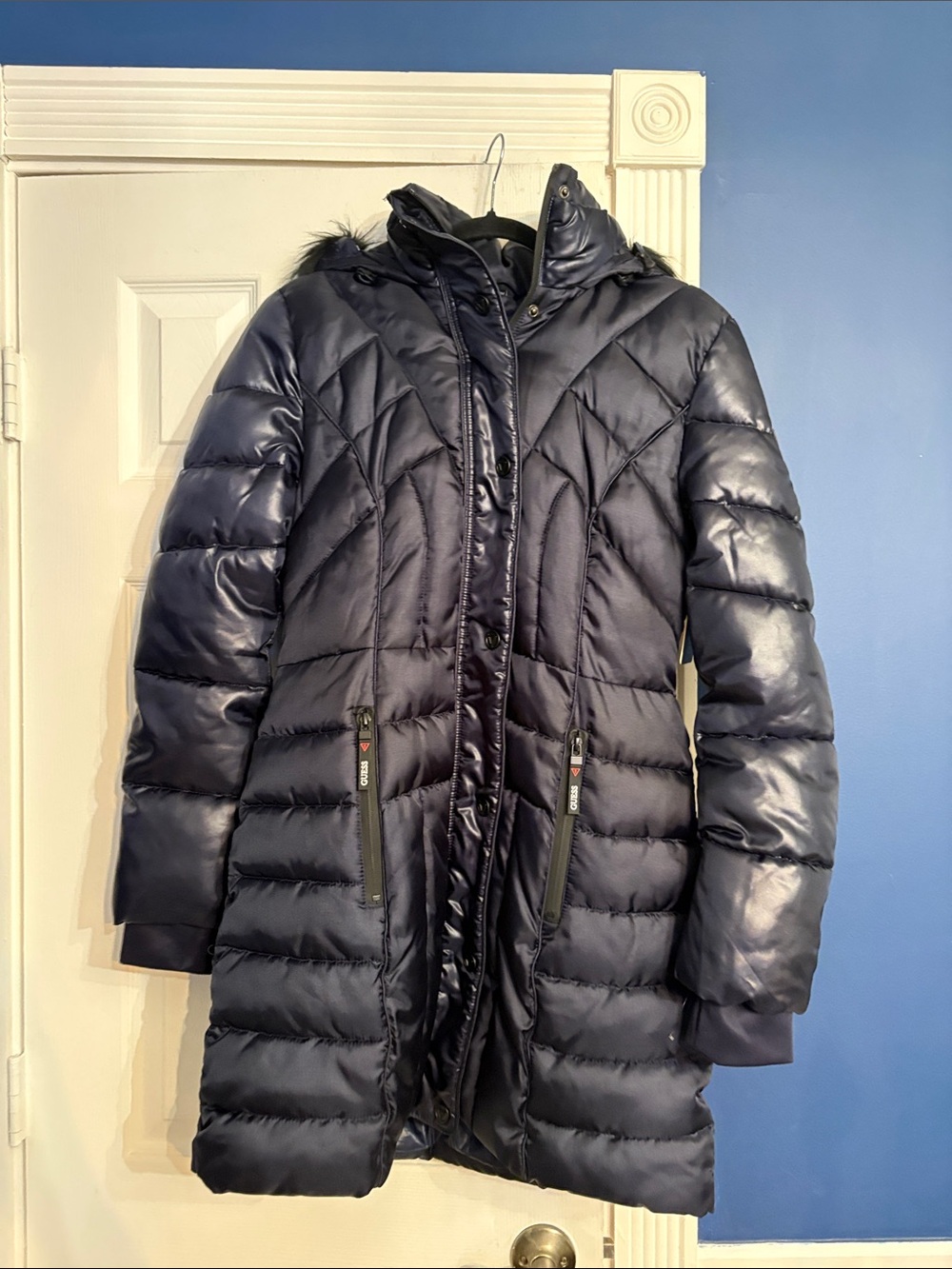 GUESS Women's Faux Fur Trim Hooded Puffer Coat In Navy - size M - NWT - Picture 5 of 5